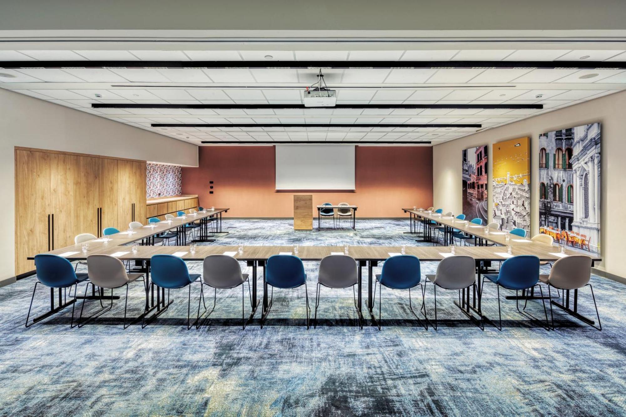 Hampton By Hilton Isola Nuova Hotel 3*