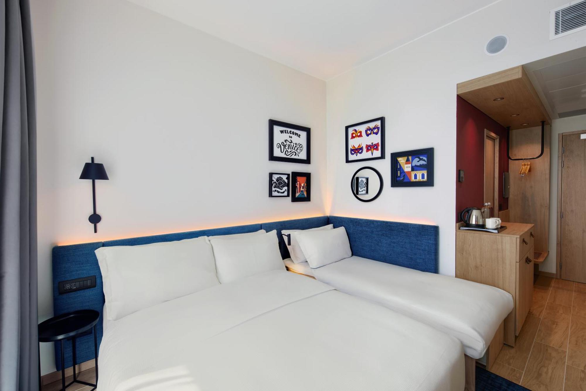 Hampton By Hilton Isola Nuova 3*