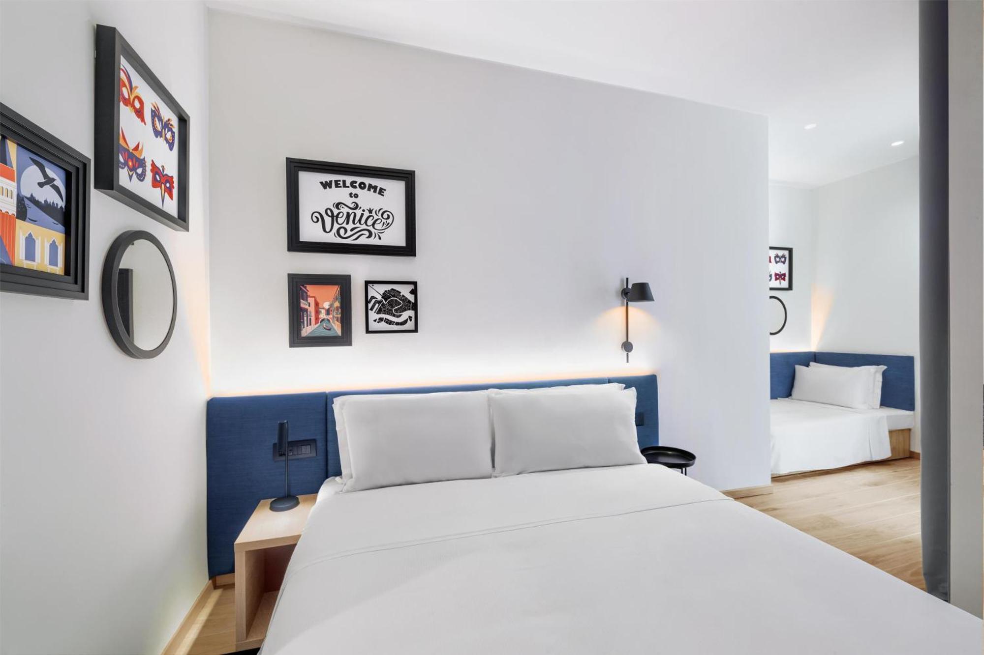 Hampton By Hilton Isola Nuova Hotel
