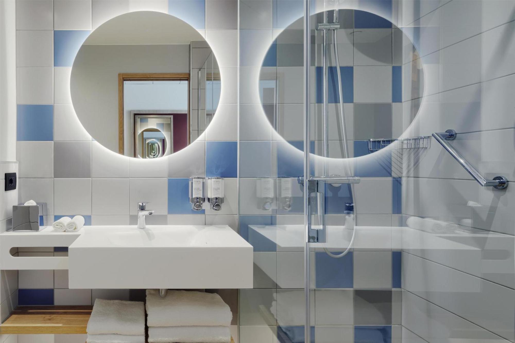 Hampton By Hilton Isola Nuova Hotel 3*