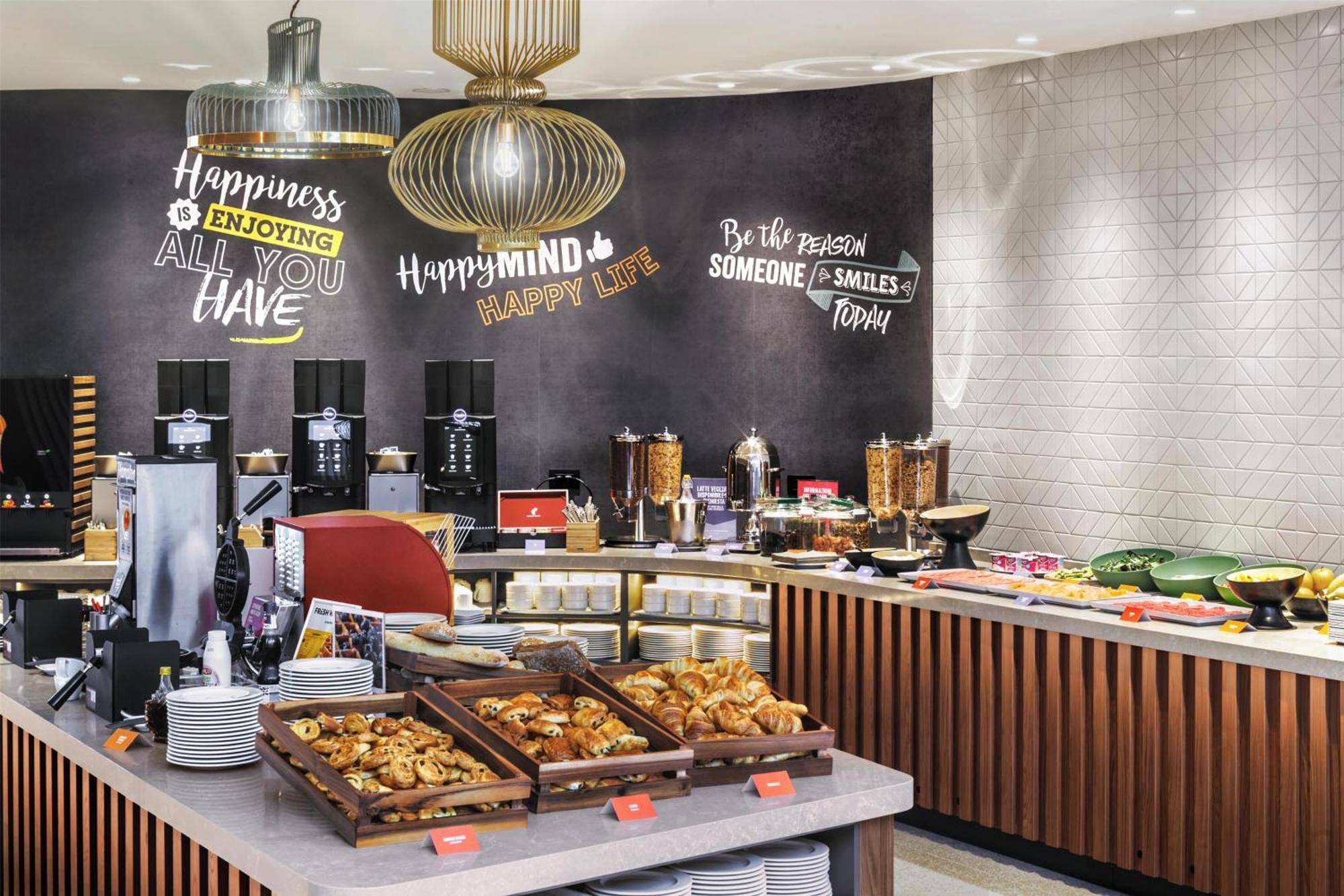 Hampton By Hilton Isola Nuova 3*