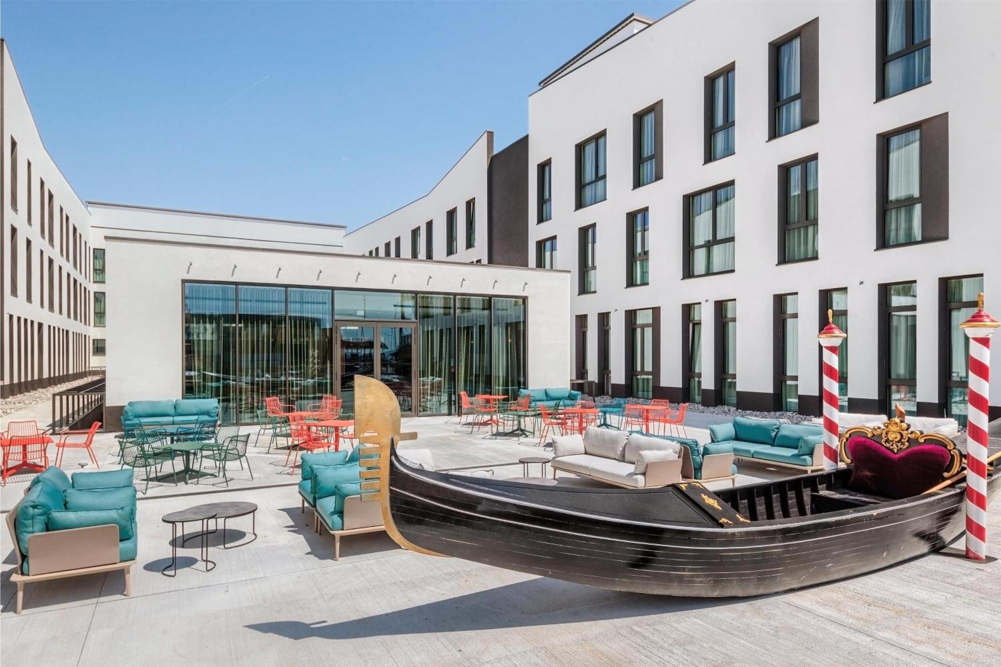 Hotel Hampton By Hilton Isola Nuova